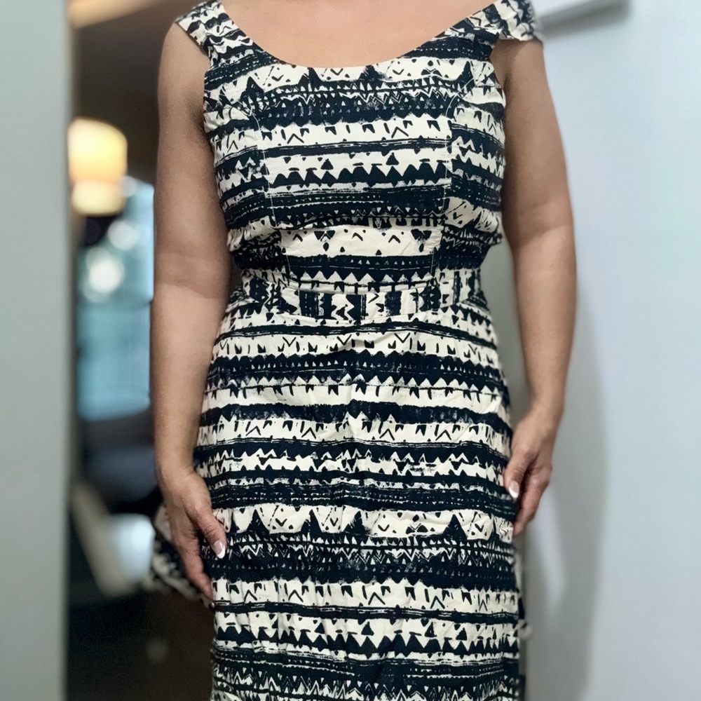Elegant Black and White Patterned Midi Dress